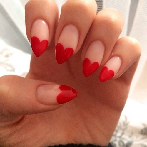 Walentynkowy manicure
