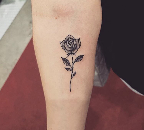 tatuaże z motywem kwiatowym